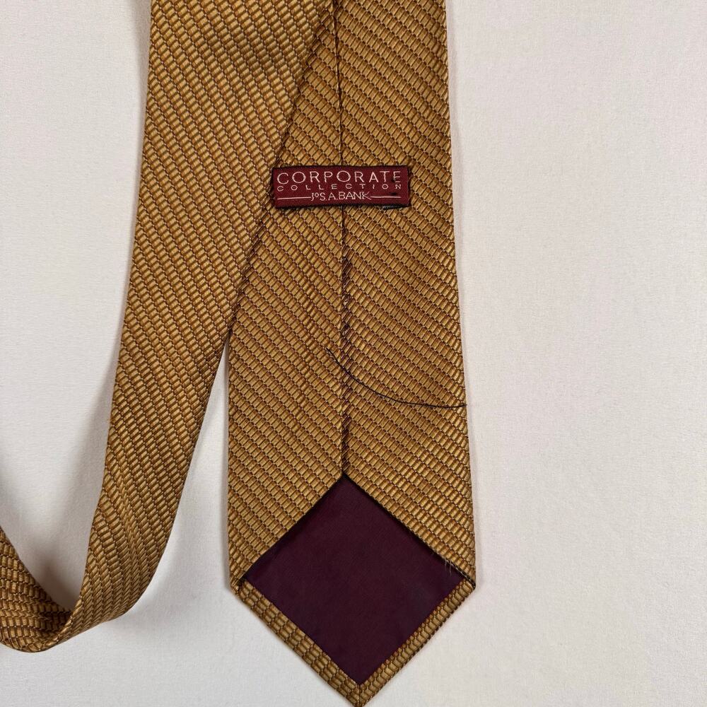 Jos. A. Bank Corporate Collection Men’s Silk Necktie Gold Geometric Made USA Tie - Picture 5 of 5